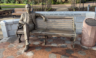 Macleod statue in Duthie park